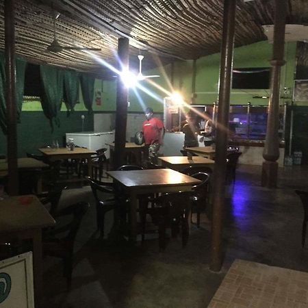 Grand Hilton Hotel Negombo Exterior foto